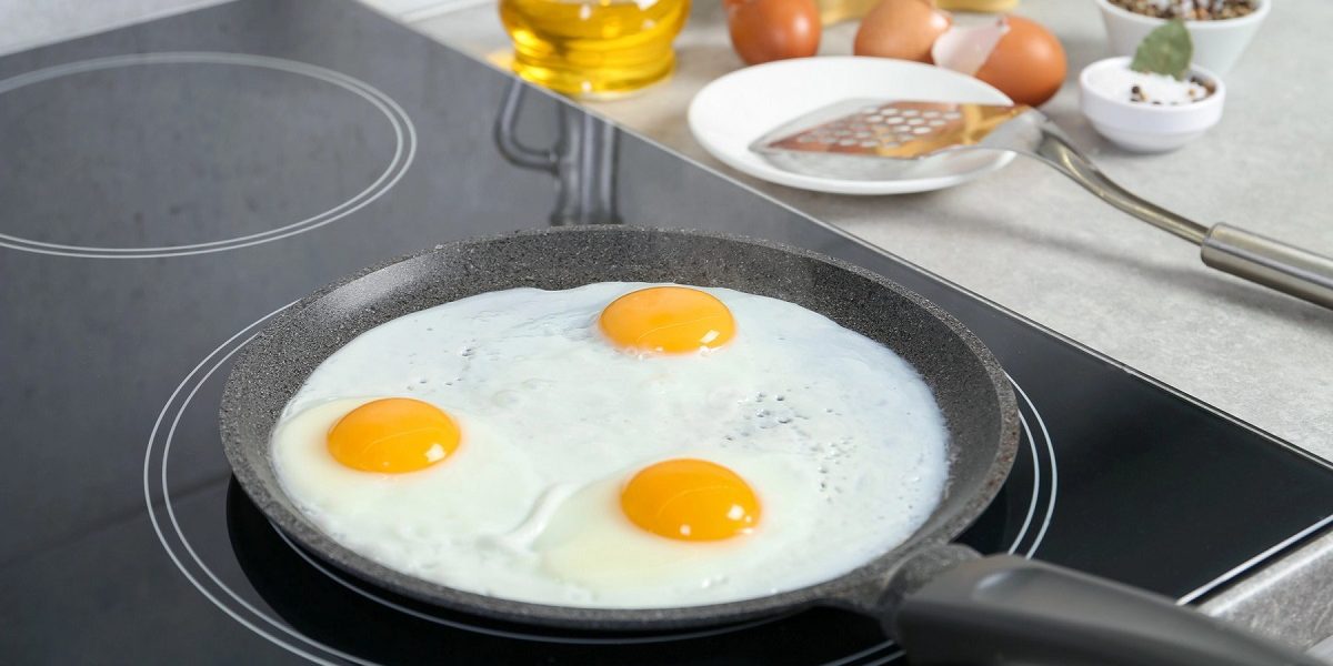 Oua-prajite-perfecte-motivul-pentru-care-tot-mai-multi-adauga-otet-in-tigaie.jpg - StiriAlese