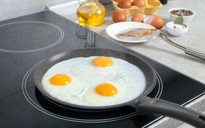 Oua-prajite-perfecte-motivul-pentru-care-tot-mai-multi-adauga-otet-in-tigaie.jpg - StiriAlese
