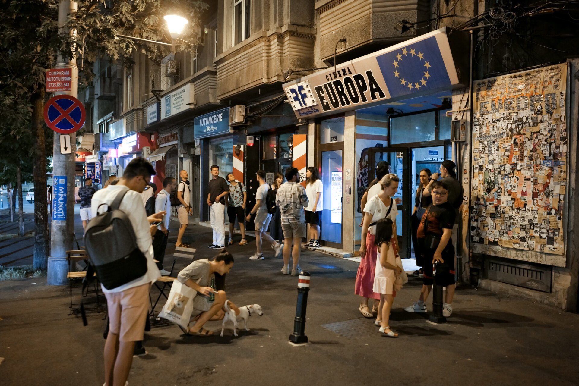 Cinema în centrul Bucureștiului: Weekend de film românesc la Cinema Europa Într-o inițiativă menită să aducă publicului mai aproape de cinematografia autohtonă, Cinema Europa organizează o serie de proiecții speciale, parte dintr-un proiect tematic intitulat „Filme Românești, Care Umplu Sala”