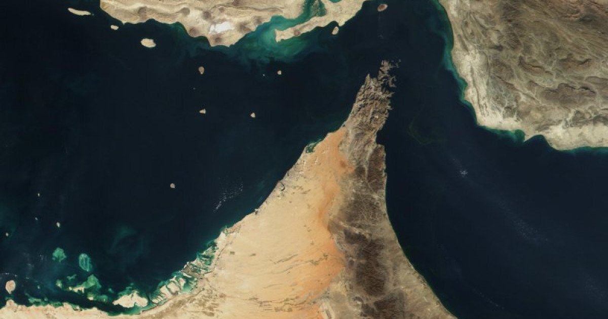 Tensiunile escalate din Orientul Mijlociu și amenințările asupra Strâmtorii Ormuz pun sub semnul întrebării siguranța aprovizionării globale cu țiței, accentuând vulnerabilitatea unei piețe deja fragilizate de tensiuni geopolitice