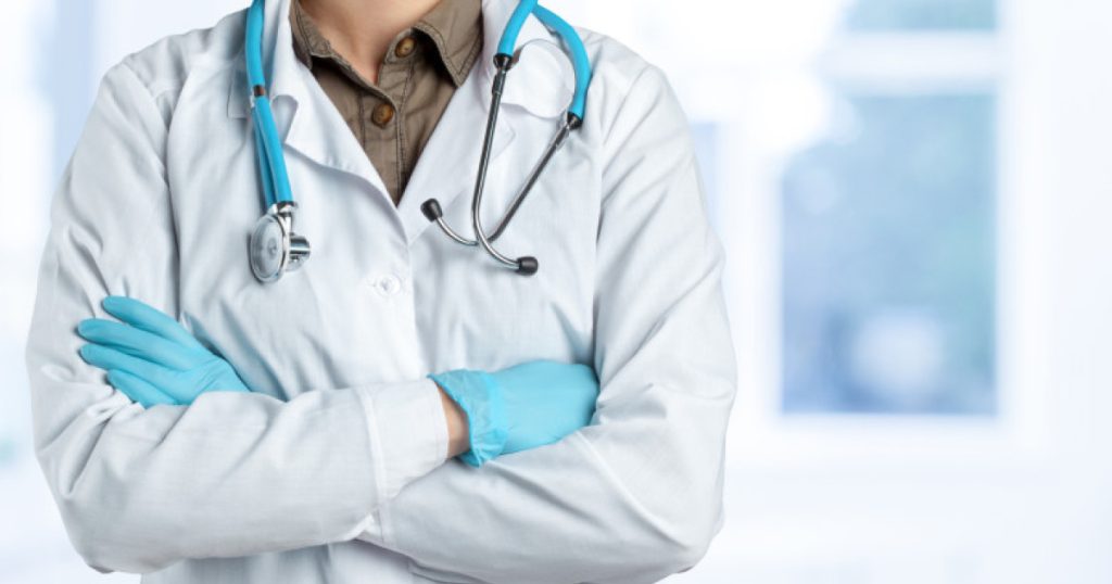 Un incident grav care scoate în evidență tensiunile din sistemul medical românesc a avut loc recent în județul Maramureș, unde un medic din Borșa a fost agresat verbal și fizic de către aparținătorii unei paciente