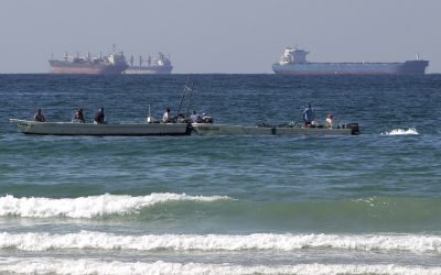 Petroliere-ancorate-in-Stramtoarea-Ormuz.jpg - StiriAlese