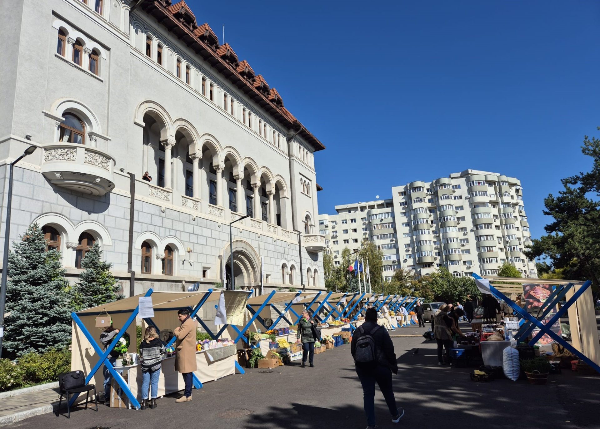 Piața volantă din Sectorul 1 se reunește din nou în acest final de săptămână, continuând tradiția organizată pentru a sprijini producătorii locali și a încuraja consumul de produse românești
