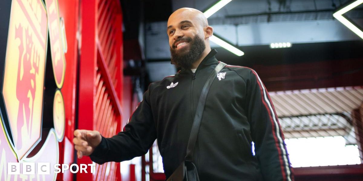 Premier League LIVE: Crystal Palace vs Leeds United, Manchester United vs Aston Villa, Nottingham Forest vs Fulham & Liverpool vs Tottenham Hotspur - scores, live text updates, radio commentaries