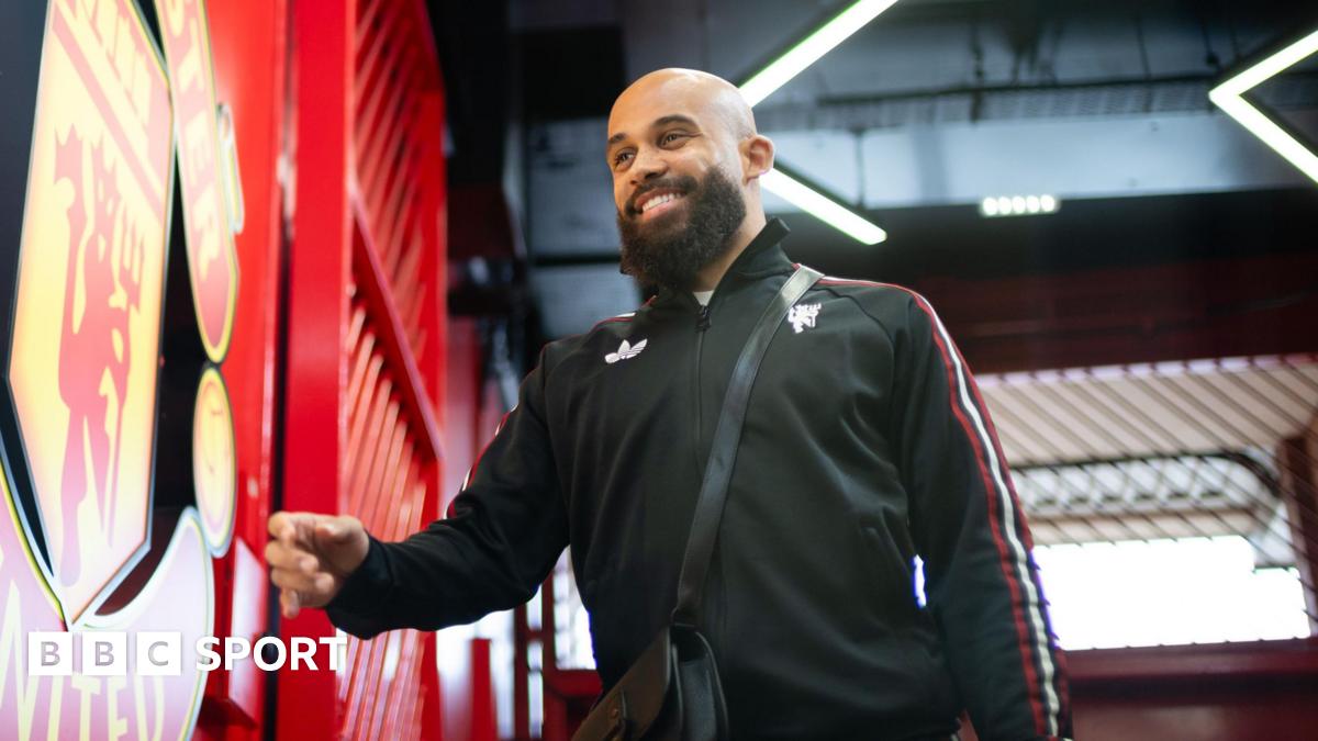 Premier League LIVE: Crystal Palace vs Leeds United, Manchester United vs Aston Villa, Nottingham Forest vs Fulham & Liverpool vs Tottenham Hotspur - scores, live text updates, radio commentaries