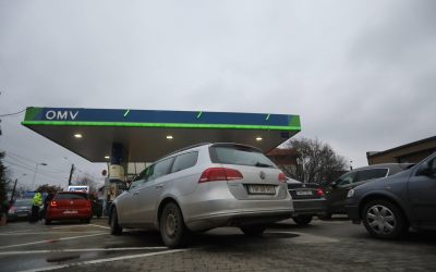 Ce se întâmplă cu prețul combustibililor la pompă după măsurile luate de Guvern