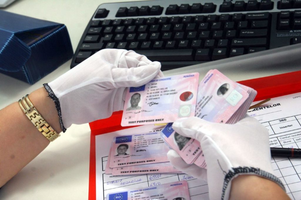 Problemele din sistemul de autorizare și examinare auto din România continuă să alimenteze nemulțumirile publicului, chiar și în contextul digitalizării avansate promovate de autorități