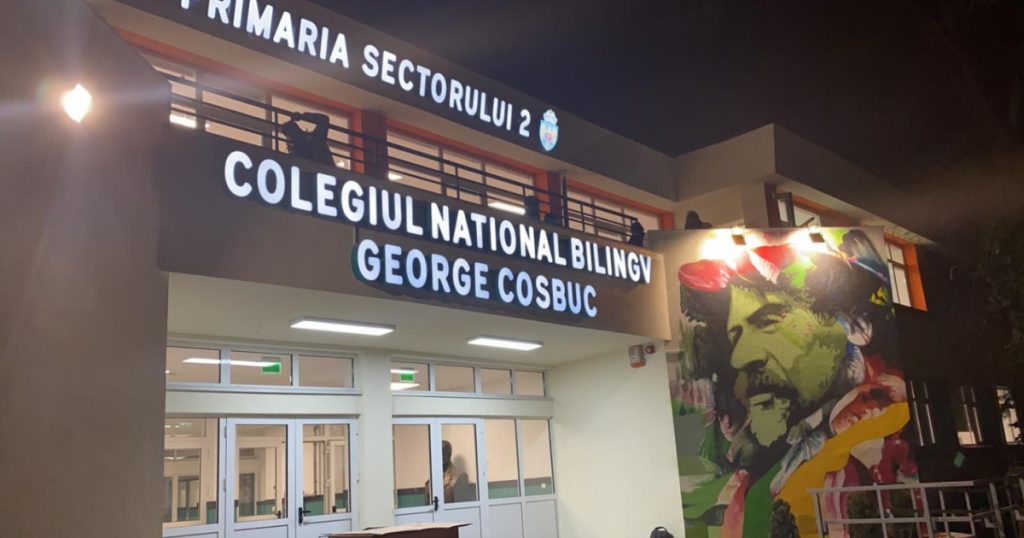 Un profesor de la Liceul „Coșbuc” ar fi agresat un elev. „N-am știut până ieri cine este acest om”. Poliția a emis ordin de restricție