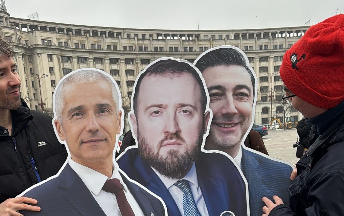Protest civic în fața Palatului Cotroceni: ONG-urile cer președintelui Nicolae Ciucă să refuze numirile controversate pentru conducerea justiției O serie de organizații civice din România se mobilizează pentru a atrage atenția asupra propunerilor ministrului Justiției, Radu Marinescu, privind numirile pentru șefia Parchetului General, DNA și DIICOT