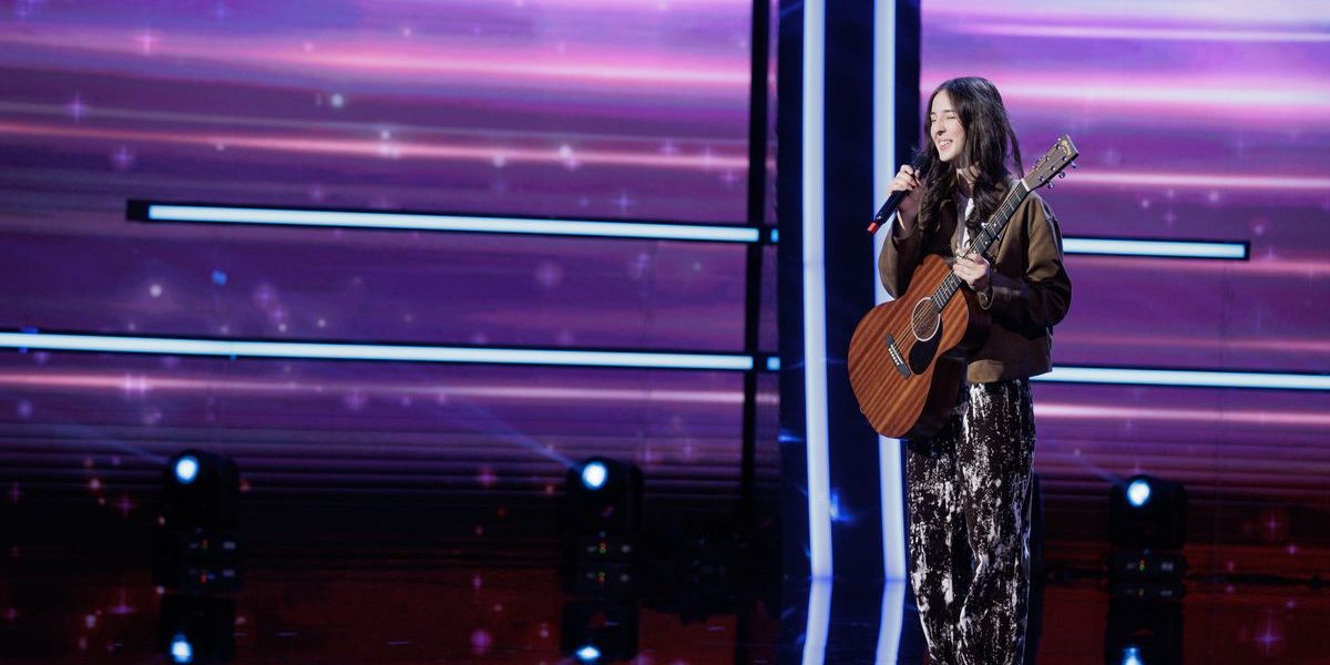 Românii au talent, 27 martie 2026. Sabina Bucea și-a învins timiditatea doar cu o chitară și cu vocea ei liniștitoare. Carmen Tănase s-a dus cu gândul direct la Joan Baez: „Se întâmplă chestii paranormale pe aici”