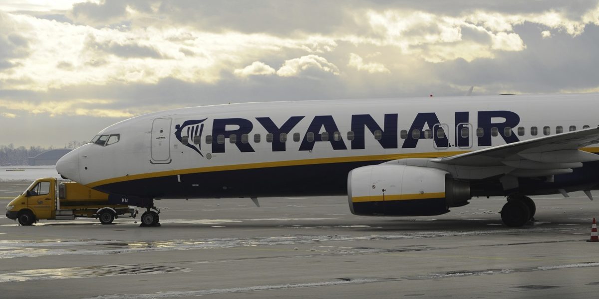 Ryanair-reduce-sute-de-zboruri-in-2026.-Milioane-de-pasageri-sunt-afectati-de-decizia-companiei-aeri.jpeg - StiriAlese
