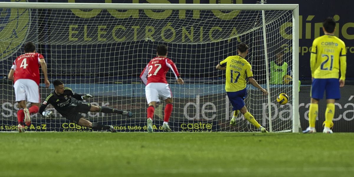 Salão de Barbero abriu cedo, mas não teve Lee(gação) aos pontos