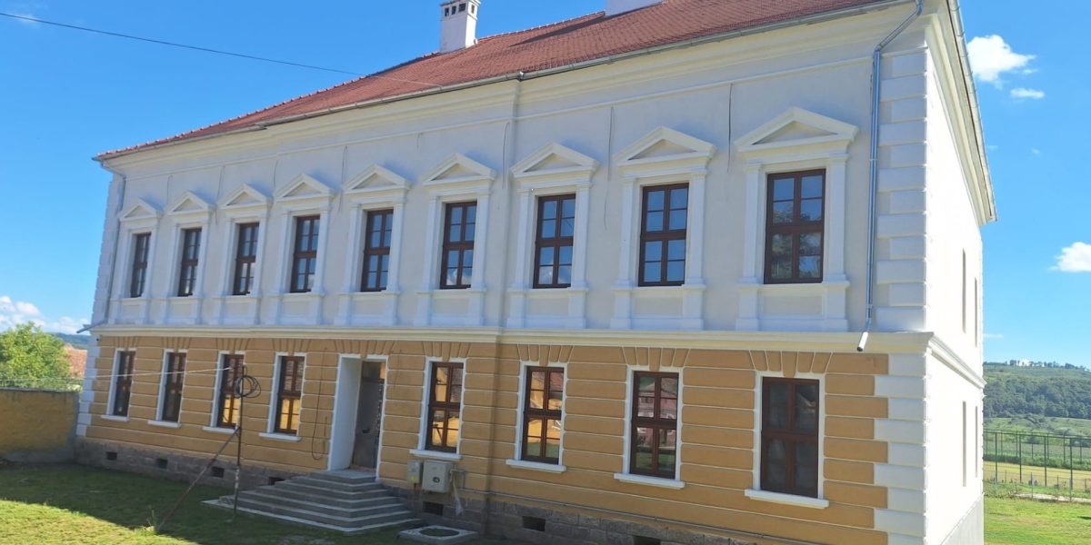 Profesor sibian: școlile inteligente transformă modul de predare, învață diferit