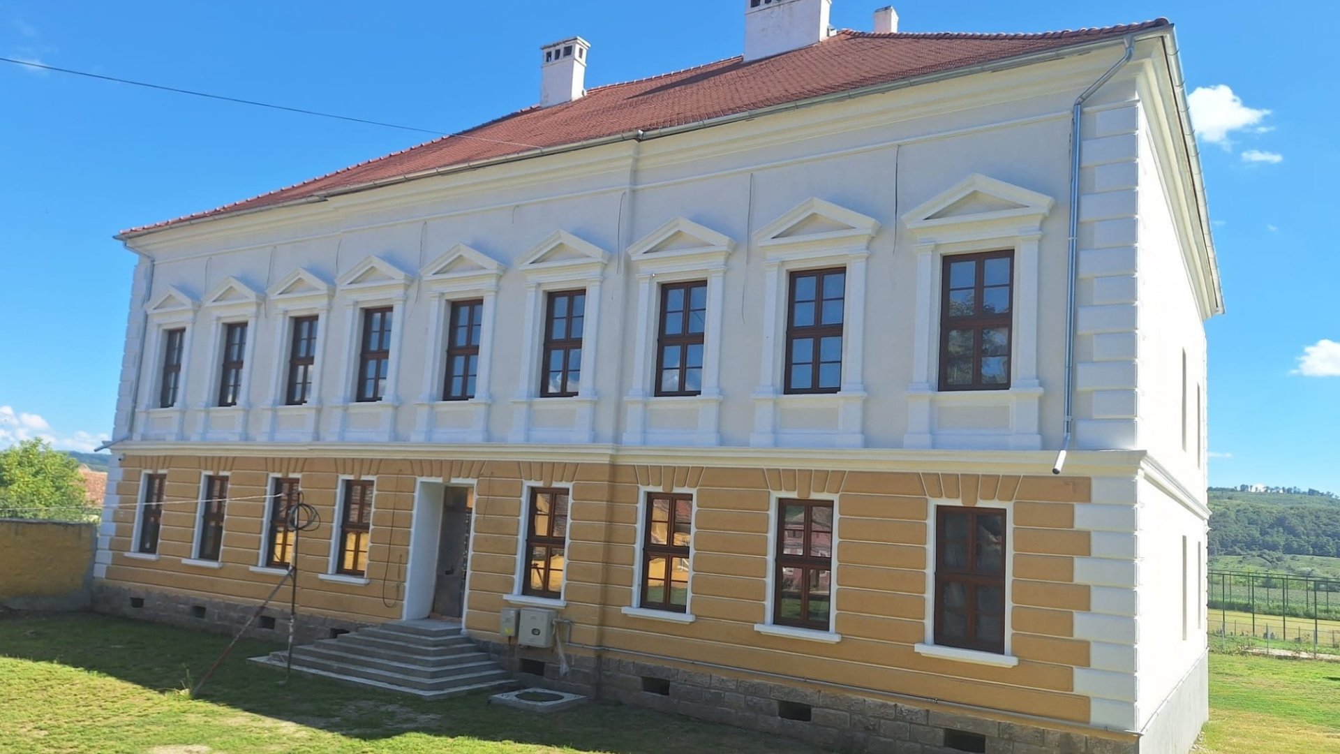 O comună din județul Sibiu face istorie în învățământul românesc, devenind prima localitate care are două școli smart