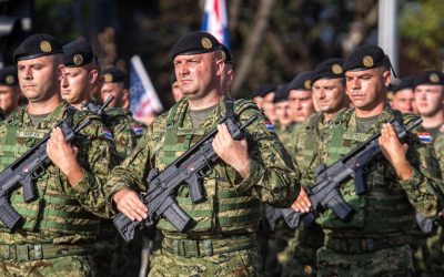 Tânăra generație, din țara UE, se înghesuie la recrutare după reluarea serviciului militar; ce salariu lunar primește un recrutat