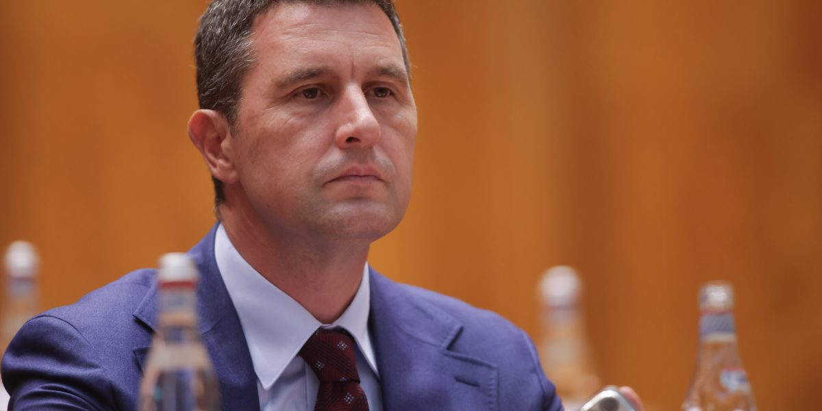 Tanczos-Barna-CFR-Marfa-are-probleme-vechi-iar-inchiderea-ei-nu-este-o-solutie.-Trebuie-reorganizata.jpeg - StiriAlese