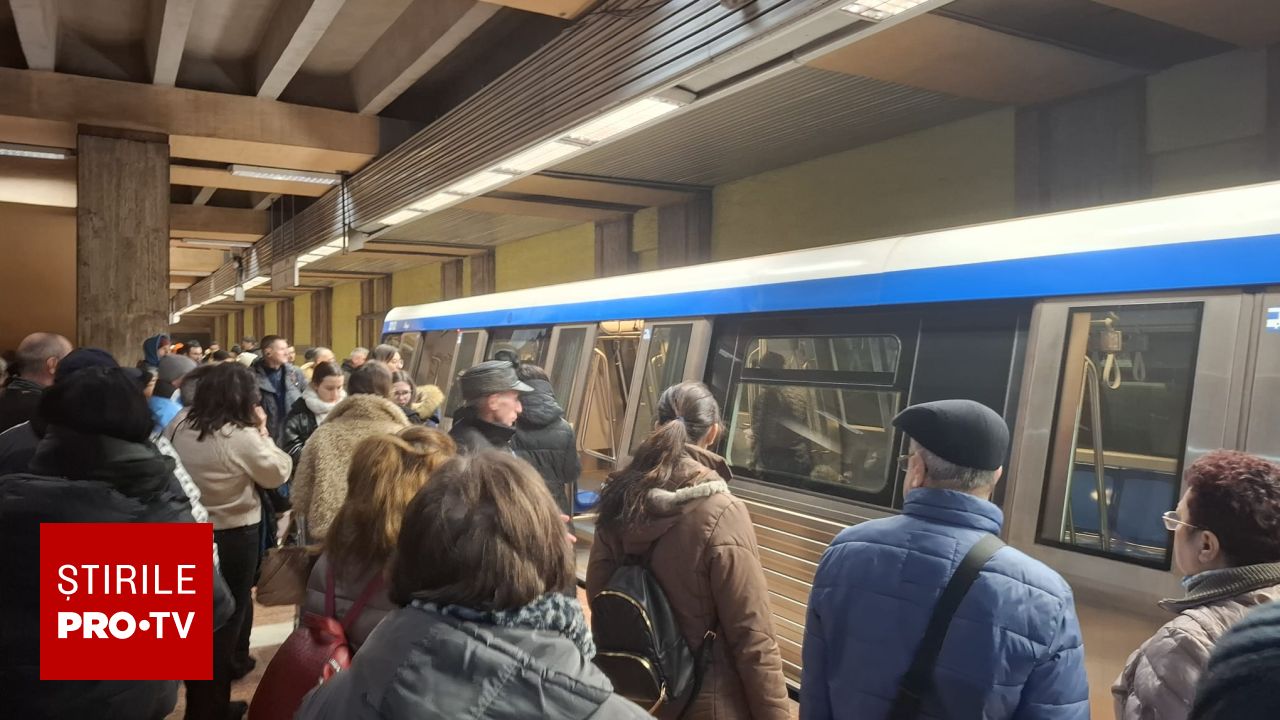 Tragedie la metrou în București. O persoană a murit după ce a fost prinsă sub o garnitură în stația Piața Unirii