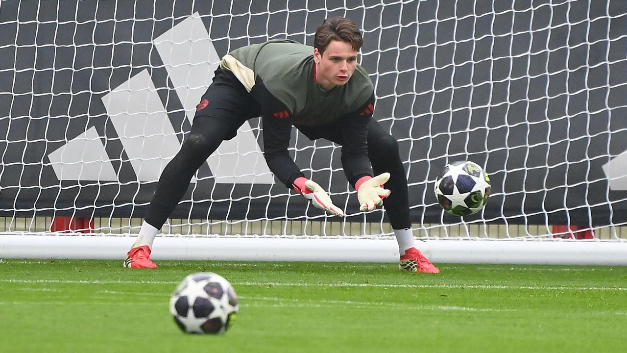 Kompany verrät: Urbig soll gegen Bergamo im Tor stehen