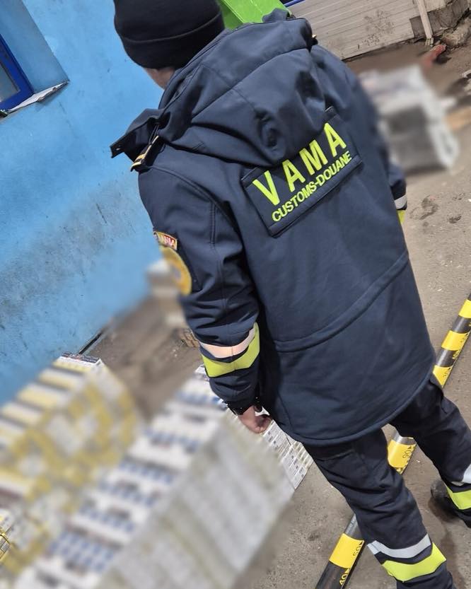 Autoritatea Vamală Română intensifică controalele la frontieră pentru prevenirea traficului ilicit de țigări și alcool În primul weekend al lunii martie, echipele mobile ale Autorității Vamale Române (AVR) au desfășurat o serie de acțiuni operative menite să contracareze traficul de produse accizabile ilegale, în special în zonele de frontieră de Est și Nord-Est ale țării