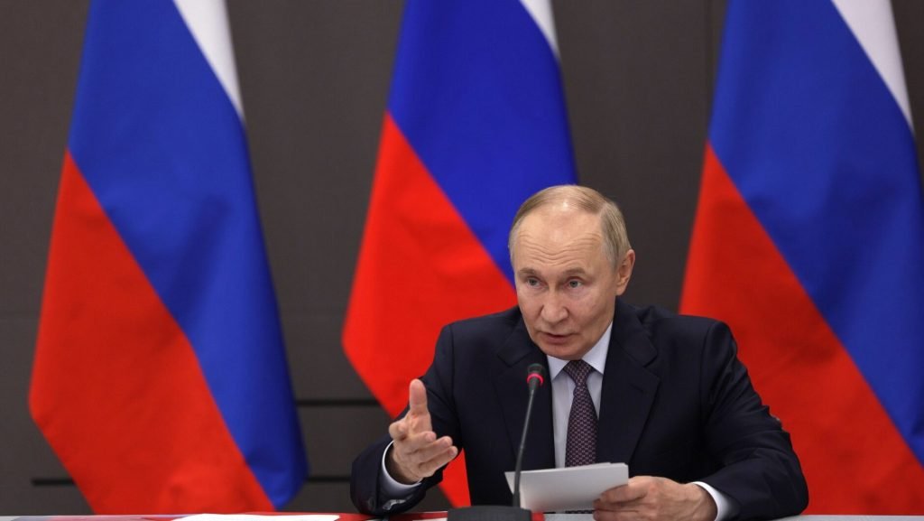 Vladimir Putin reacționează la moartea liderului suprem iranian Ali Khamenei, declanșând o serie de temeri și calcule politice adânc înrădăcinate în strategia globală a Rusiei