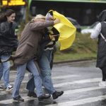 Vremea se schimbă radical. Cu cât scad temperaturile / Meteorologii anunță val de ninsori și ploi