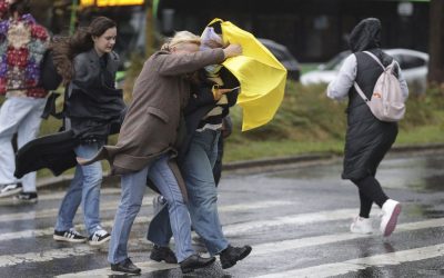 Vremea se schimbă radical. Cu cât scad temperaturile / Meteorologii anunță val de ninsori și ploi