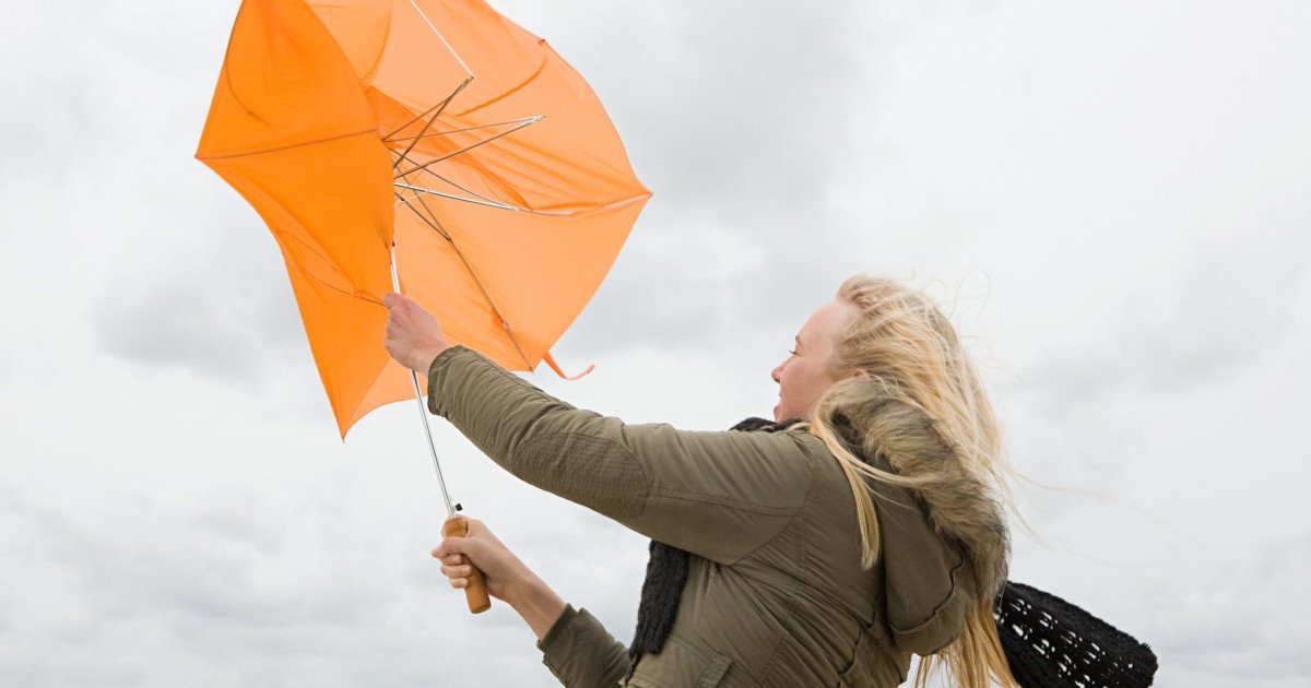 Administrația Națională de Meteorologie (ANM) a emis o informare cu privire la intensificări ale vântului, valabilă de vineri dimineață până duminică seara, în mai multe regiuni ale țării