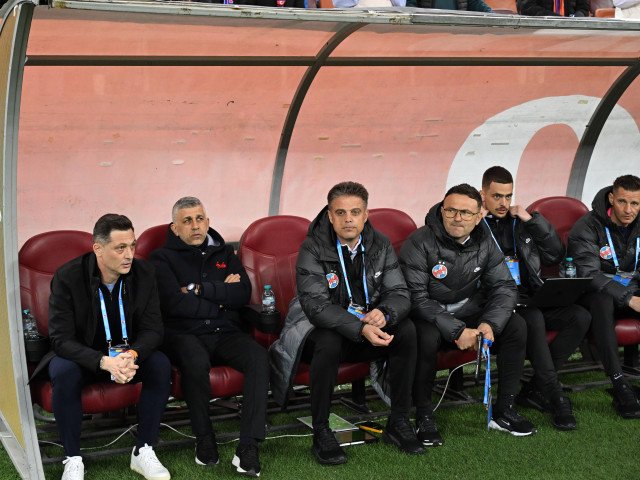 Peluza Nord l-a determinat pe Mirel Rădoi să se ridice de pe bancă