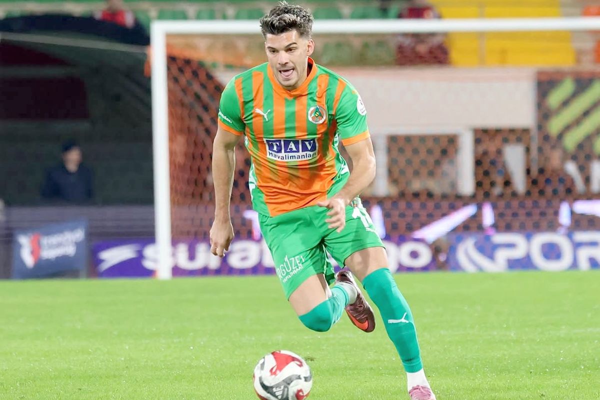 Alanyaspor și Genclerbirligi, în confruntare directă în Super Lig, duel disputat fără transmisie TV Alanyaspor primeste astăzi, 9 martie, de la ora 19:00, vizita celor de la Genclerbirligi, într-un meci crucial pentru poziționarea în clasament în Super Lig