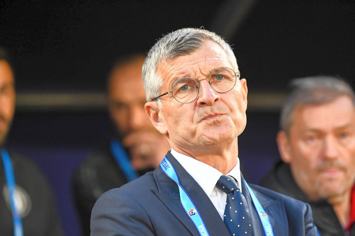 Ioan Ovidiu Sabău, în vârstă de 58 de ani, pare să fie aproape să revină pe banca tehnică a unui club din Liga 1, de data aceasta la Farul Constanța
