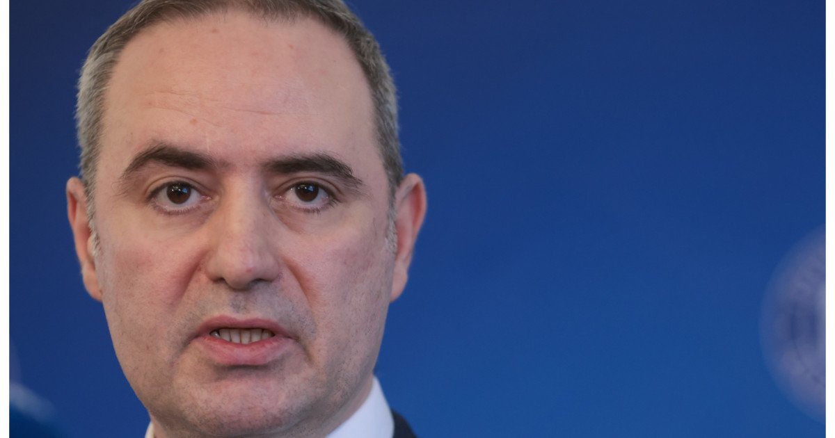 România nu traversează o criză economică, ci o schimbare de paradigmă în modul de creștere Ministrul Finanțelor, Alexandru Nazare, a adus clarificări importante despre stadiul economiei românești, în contextul dezbaterii „România: creștere economică bazată pe competitivitate” organizată de Guvern în colaborare cu Grupul Băncii Mondiale