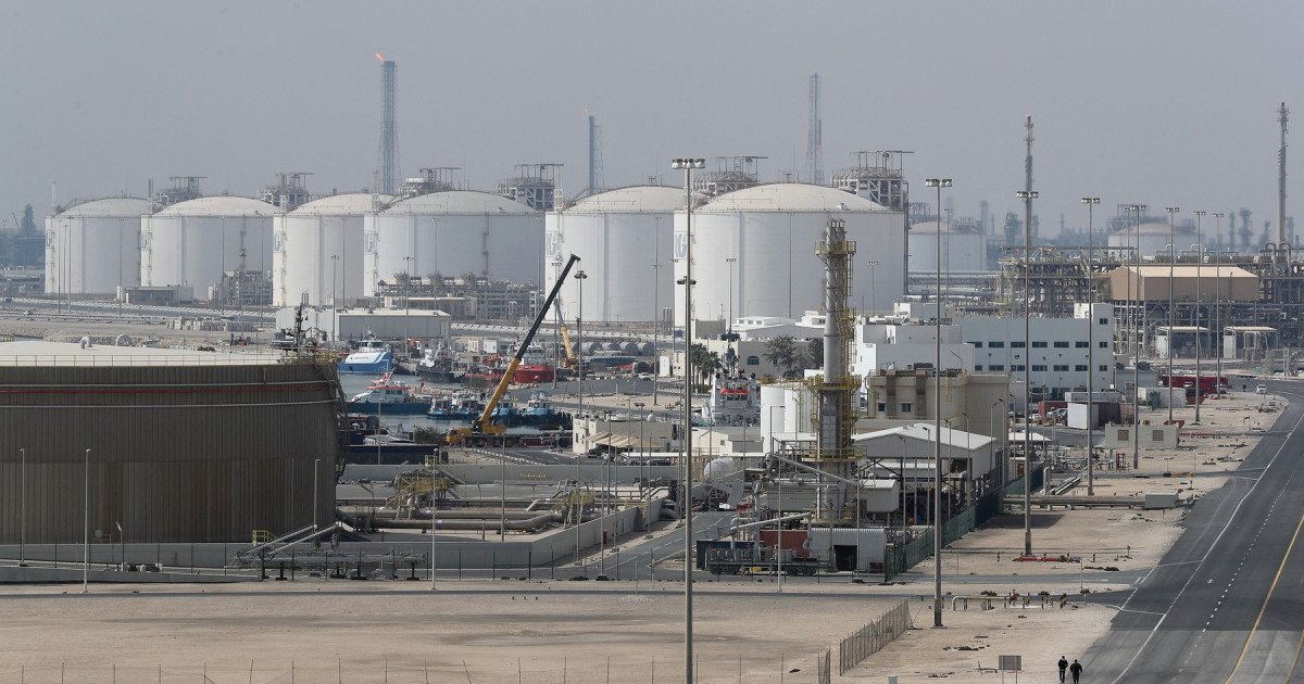 Perturbare fără precedent a piețelor de energie după atacul asupra complexului Ras Laffan din Qatar Criza energetică a început cu un impact major asupra piețelor globale după ce atacurile asupra instalației Ras Laffan din Qatar au distrus o parte semnificativă a uneia dintre cele mai importante surse de gaz natural lichefiat (GNL) din lume