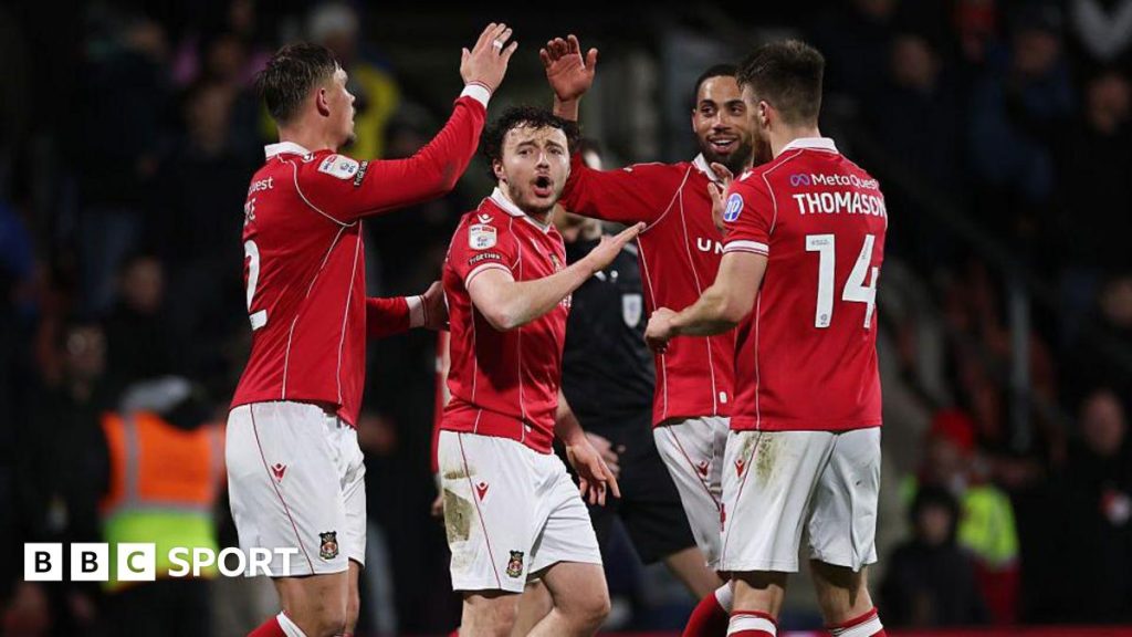 Wrexham înving Swansea și își întărește șansele în top șase