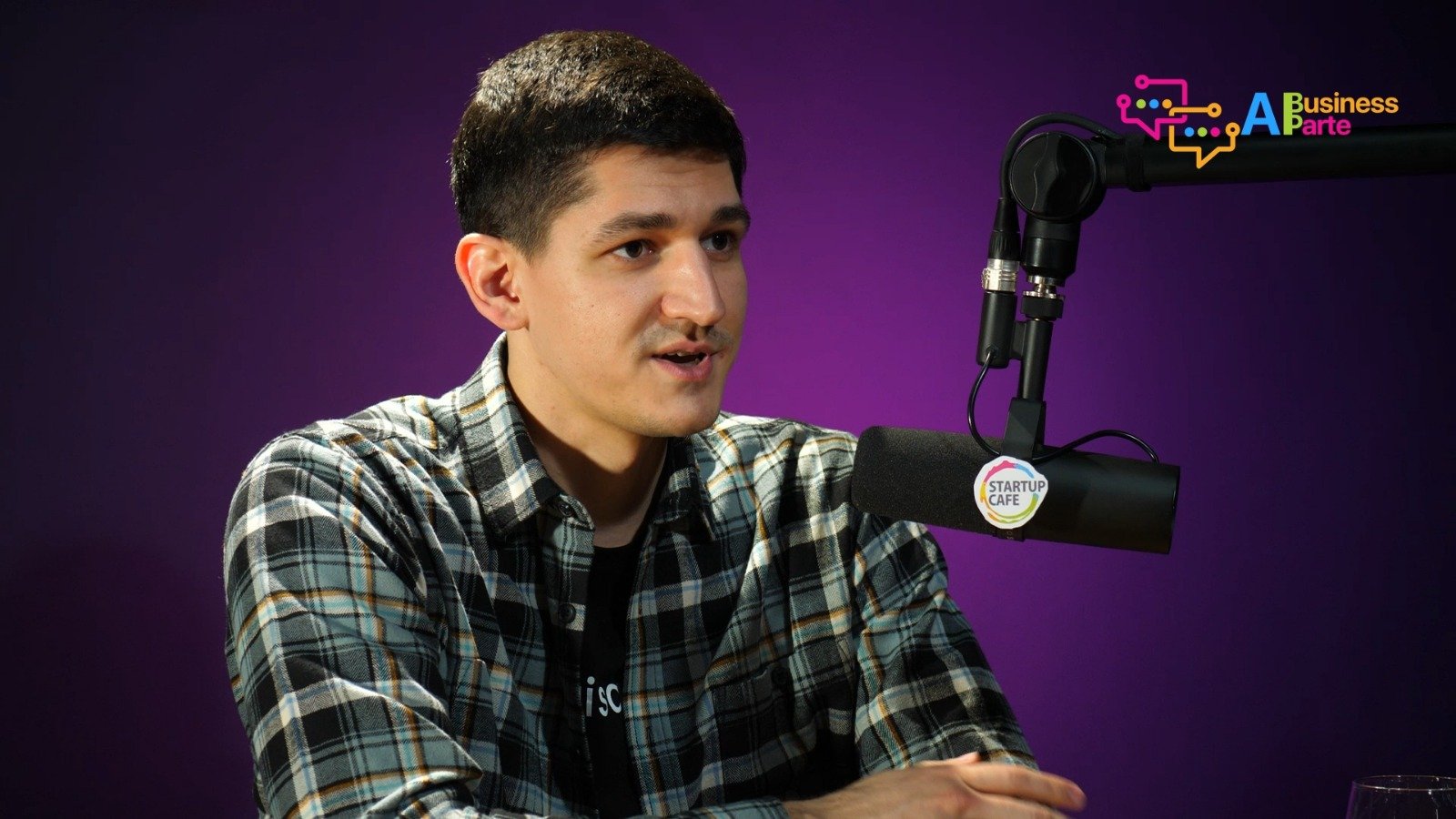 Peste 1 million de proiecte lansate în 2025, majoritatea neauditate; hackeri antrenează AI pentru vulnerabilități