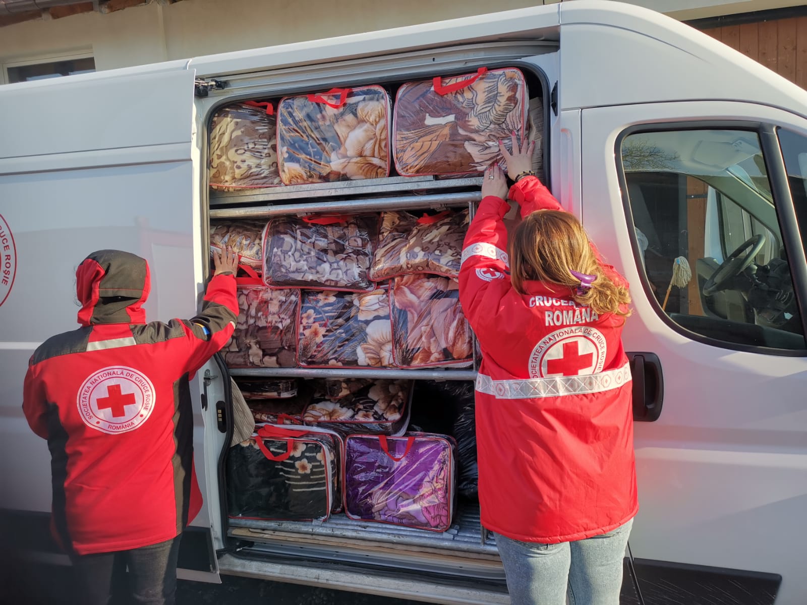 Federația Internațională a Crucii Roșii face un apel urgent pentru strângerea a peste 44 de milioane de euro în sprijinul activităților umanitare ale Semilunii Roșii Iraniene, într-un context marcat de creșterea rapidă a nevoilor umanitare în regiune