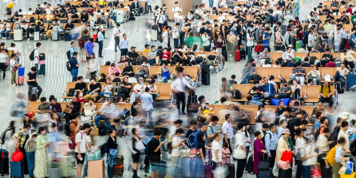 Turiști blocați în conflict, cu facturi de 14.000 euro la hoteluri