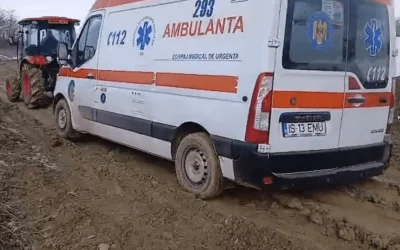 Bebeluș prematur decedat la Iași, ambulanța blocată în noroi; anchetă penală