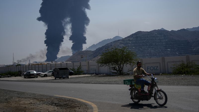 Trump cere țărilor să trimită nave pentru securizarea Strâmtorii Hormuz, ziua 15 a conflictului din Orientul Mijlociu