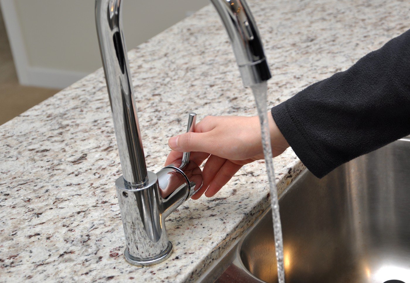 Întreruperi programate de apă în București, în sectorul 1 și sectorul 6 Locuitorii din București trebuie să fie pregătiți pentru întreruperi temporare ale furnizării de apă potabilă, programate în diverse zone ale capitalei de către compania Apa Nova