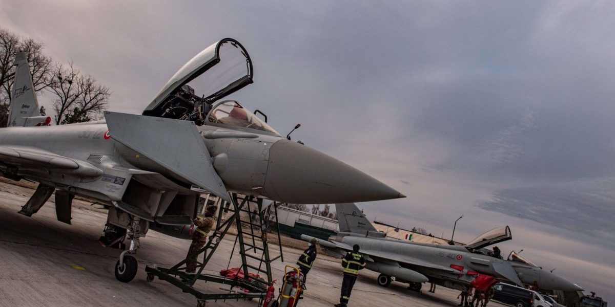 avioane-mapn-romania-mihail-kogalniceanu-e1664518743195.jpg - StiriAlese