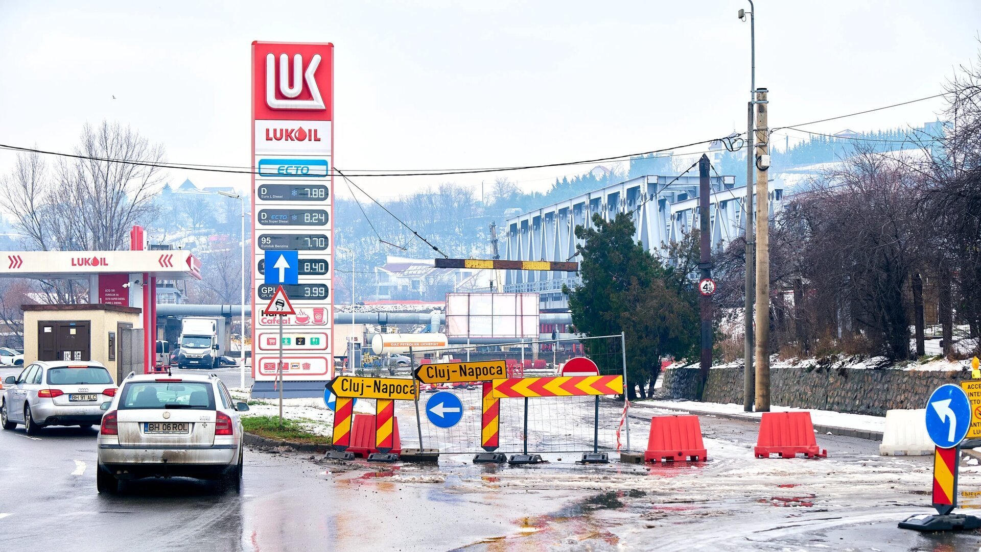 Prețurile carburanților din România au înregistrat, în weekend, noi creșteri, afectând bugetele șoferilor din întreaga țară