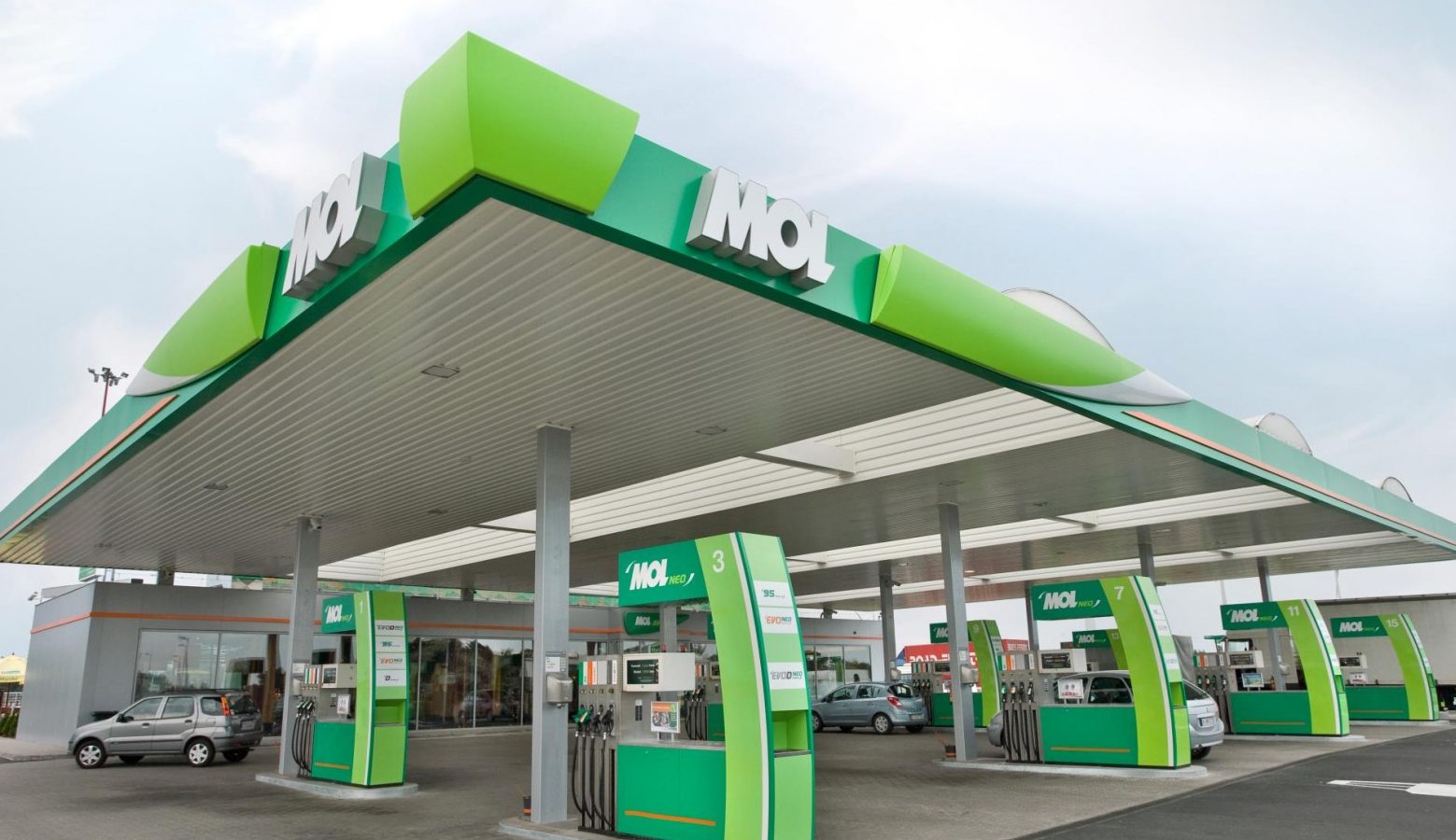 Prețurile energiei globale înregistrează fluctuații dramatice, urmând evoluțiile tensionate generate de conflictul din Orientul Mijlociu și învăluit de incertitudinile legate de stabilitatea și stabilitatea petrolului mondial