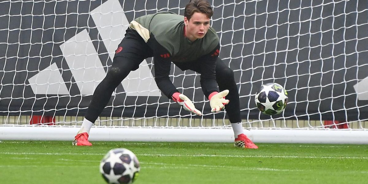 Kompany dezvăluie: Urbig va fi titular în meciul cu Bergamo