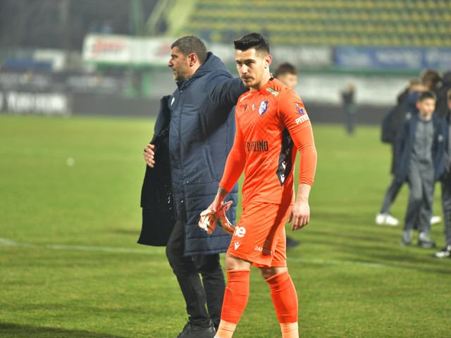 c2g9NDAzMzY5ZjA1NDhmMzI0YTJmMThlZjcwZGI5OTdkMWM.thumb_.jpg - StiriAlese