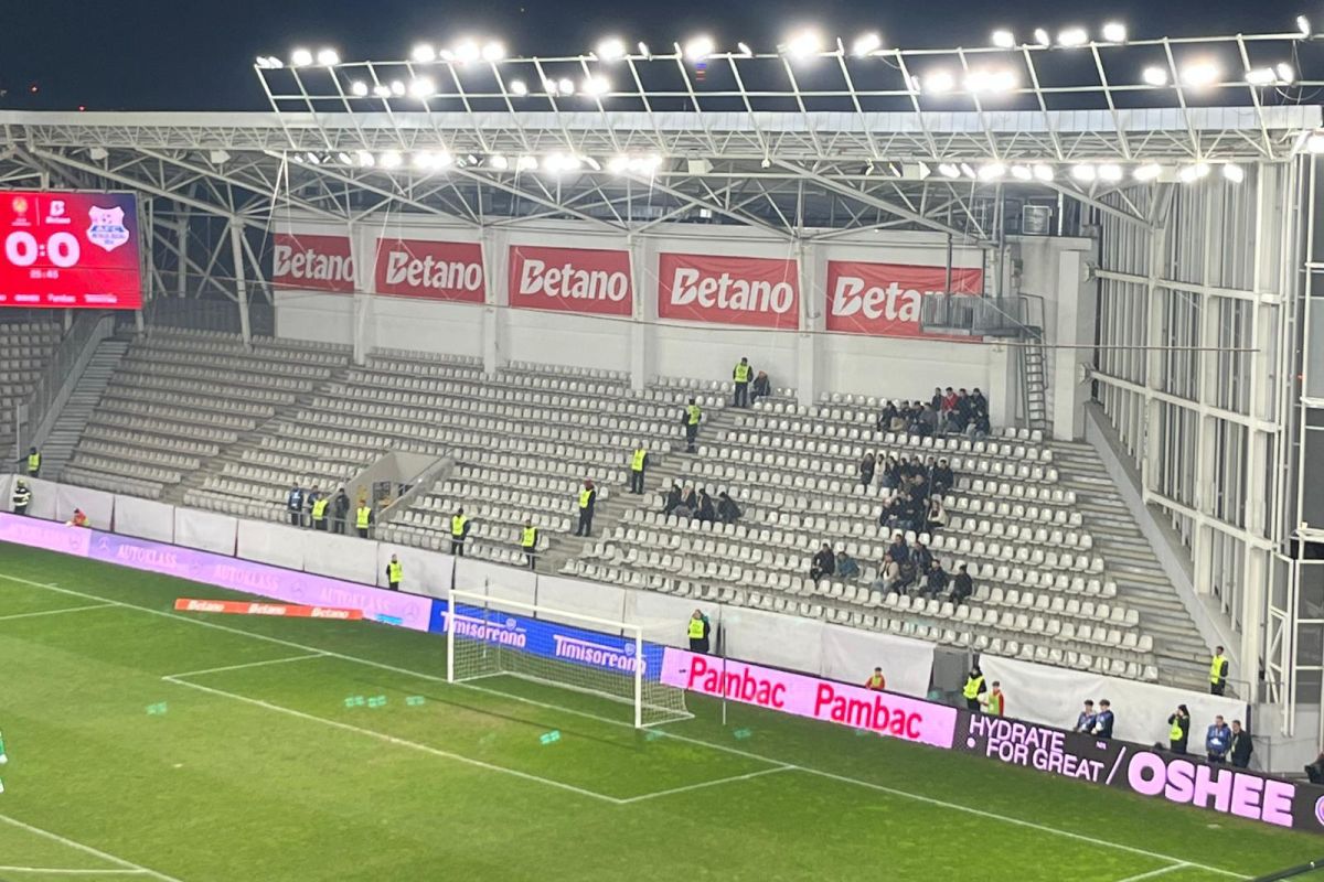 Protestul suporterilor dinamoviști a marcat meciul din sferturile Cupei României dintre Dinamo și Metalul Buzău, când Peluza Sud a decis să boicoteze partida și să părăsească stadionul „Arcul de Triumf”