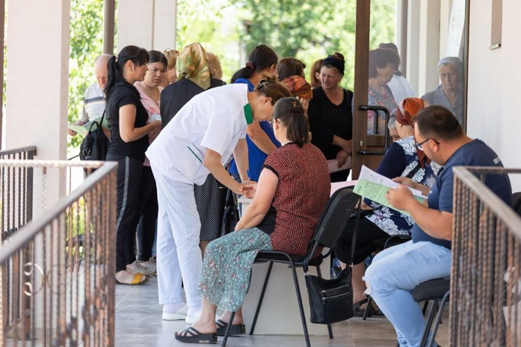 Un nou program de evaluare gratuită dedicat populației din București a început să fie desfășurat, oferindu-le cetățenilor ocazia să își determine statutul ponderal într-un mod simplu și rapid, sub supraveghere medicală specializată