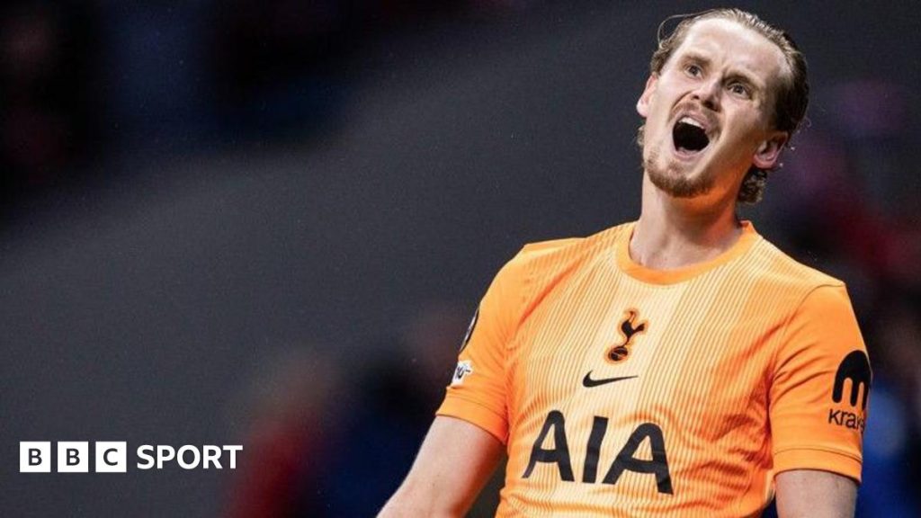 Tottenham, un episod de coșmar în Liga Campionilor: Portarul Kinsky, sub focul criticii după debutul devastator în Madrid Vinerea trecută, stadionul Wanda Metropolitano a fost scena unui adevărat calvar pentru echipa Tottenham Hotspur