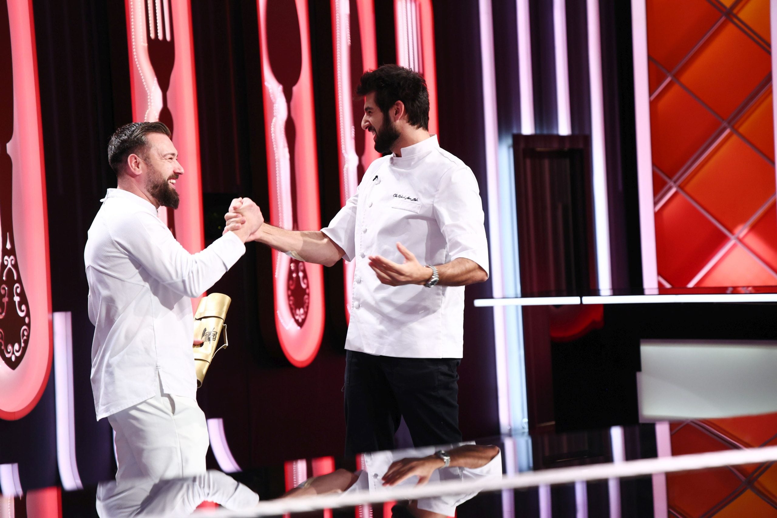 Chef Richard Abou Zaki a inaugurat ieri sezonul 17 al emisiunii culinare cu o premieră importantă: acordarea primului cuțit de aur