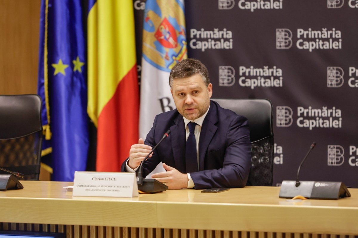 Primarul Capitalei, Ciprian Ciucu, face un apel urgent la guvern pentru adoptarea legii bugetului de stat, avertizând că fără aceasta, Municipiul București se află în pericol de a intra în incapacitate de plată