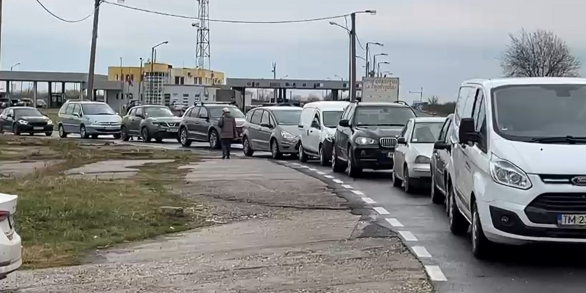 coada-masini-vama-ungaria.jpg - StiriAlese